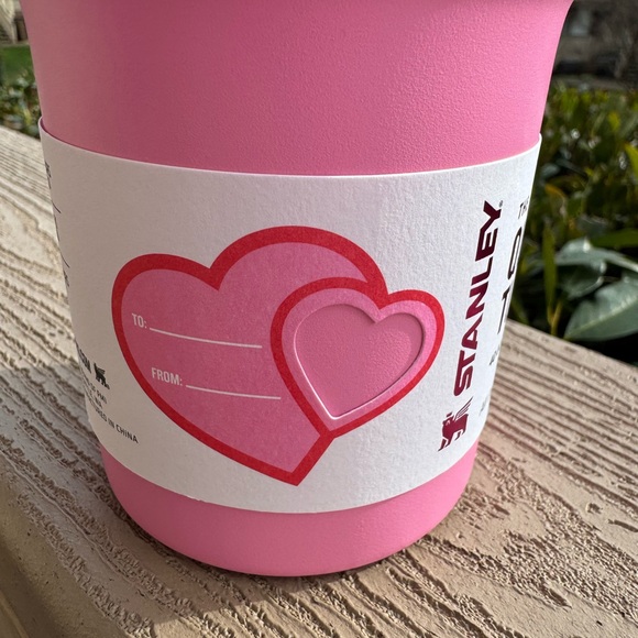 Stanley x Target 40oz PINK VALENTINES DAY Limited Edition Quencher BNWT in hand - Picture 6 of 9
